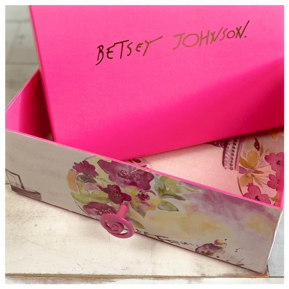 Betsey Johnson Up-cycled Classic Storage Box - Picture 1 of 12